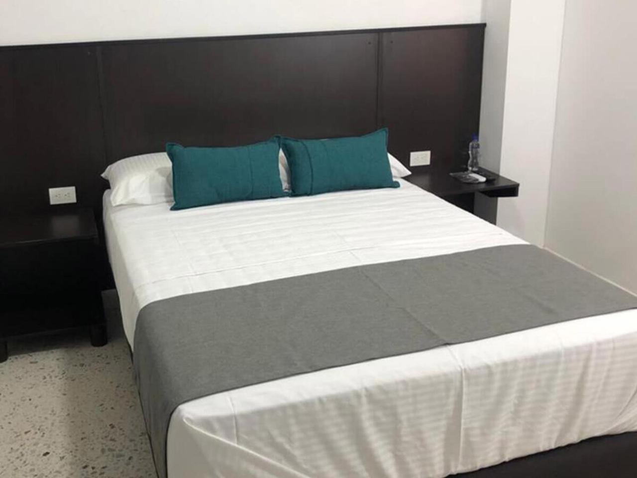 Hotel Mar Inn Кали Екстериор снимка