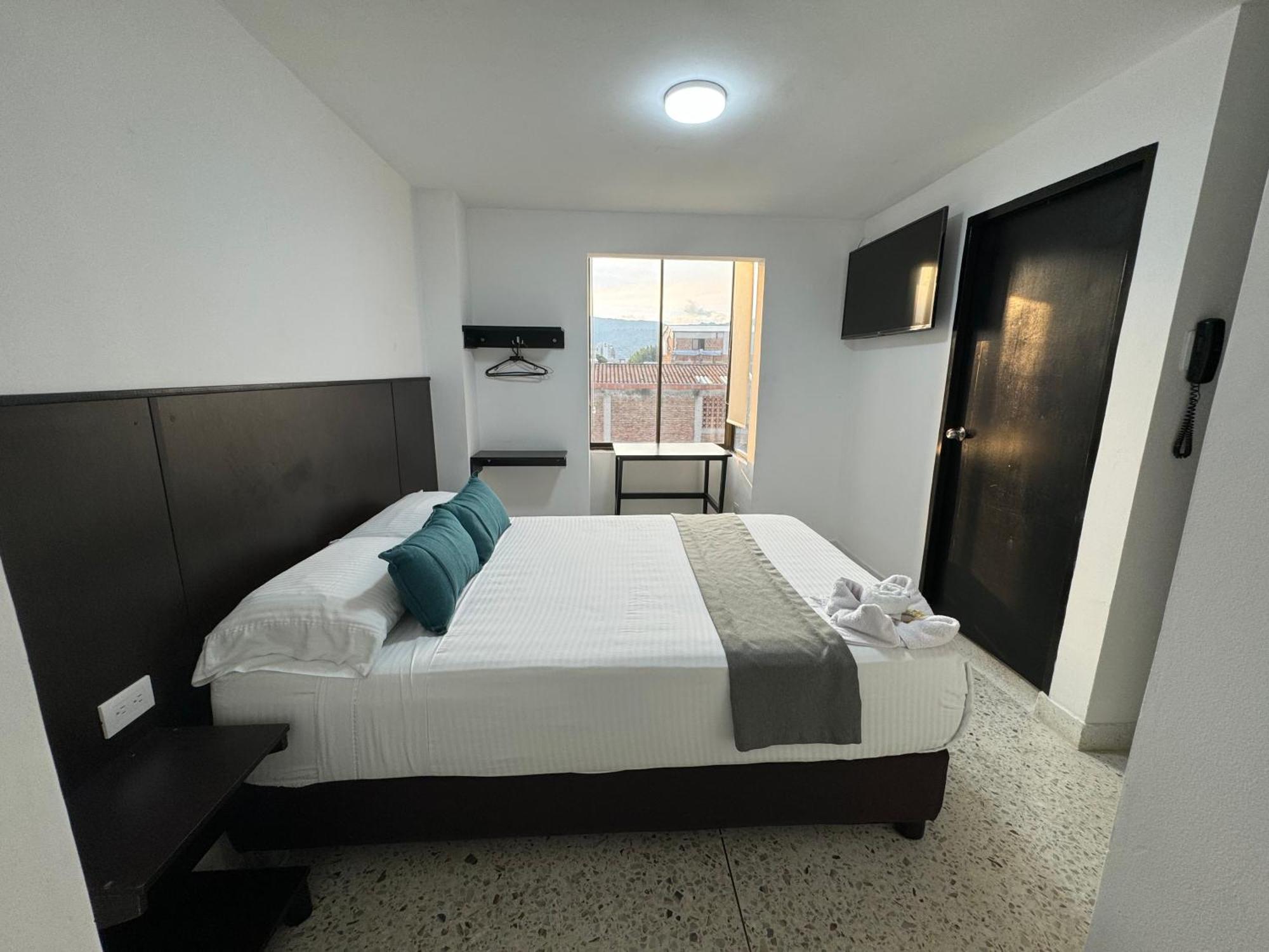 Hotel Mar Inn Кали Екстериор снимка